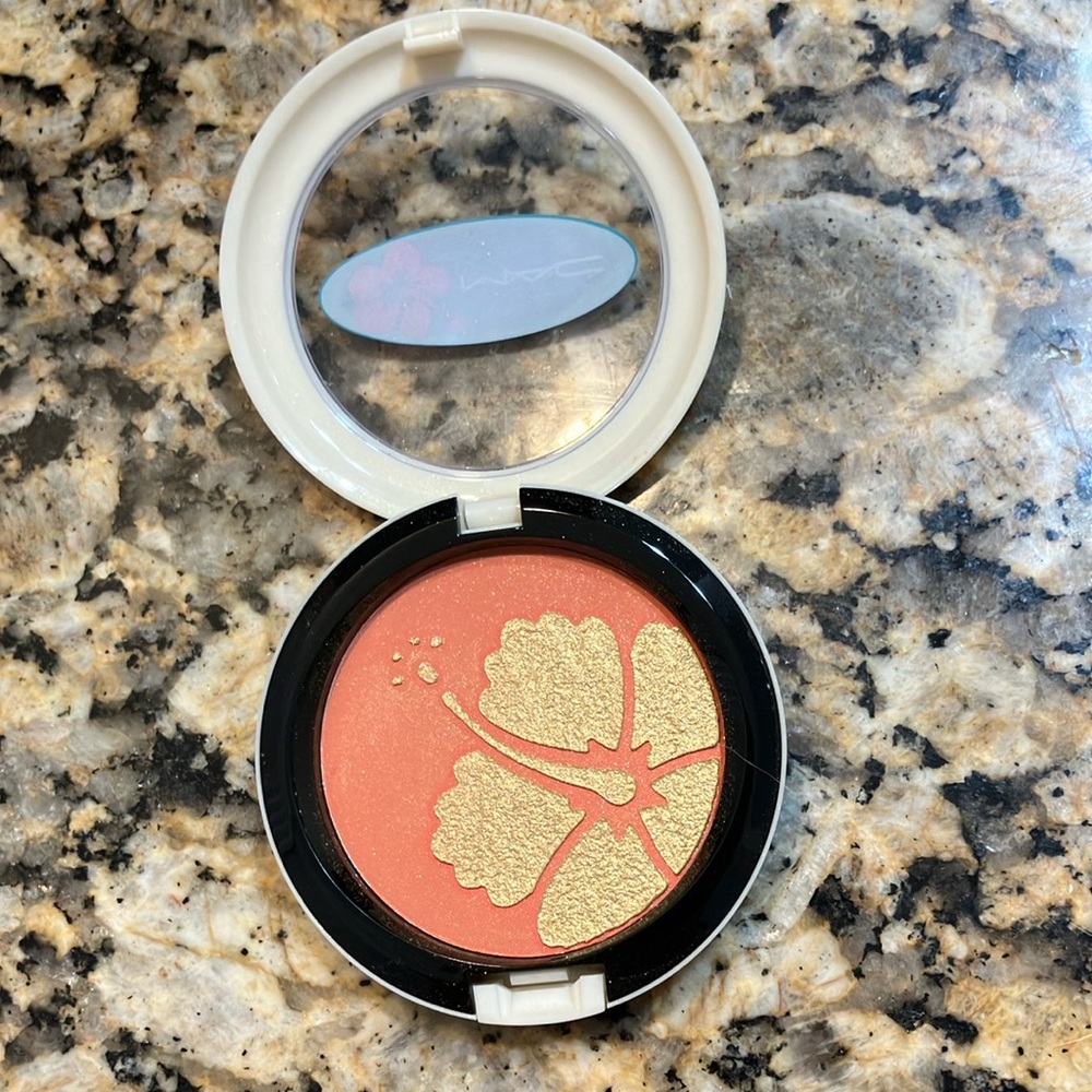 MAC Cosmetics my paradise blush/msf